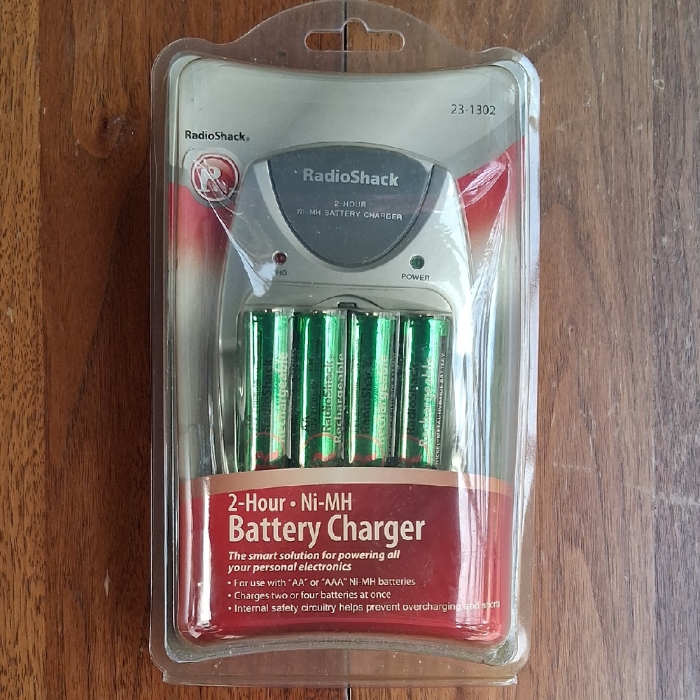 RadioShack 2-Hour Ni-MH Battery Charger with Green Batteries